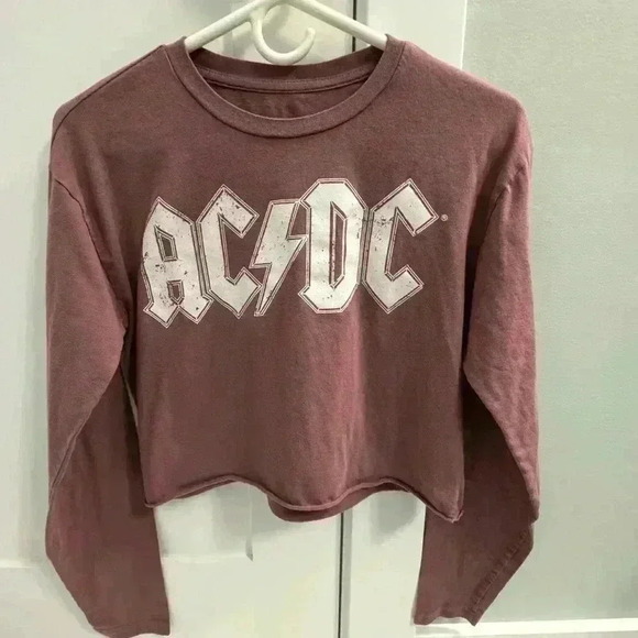 AC/DC Long Sleeve Cropped Distressed Graphic Logo Long Sleeve Tee Size Small - Picture 1 of 6